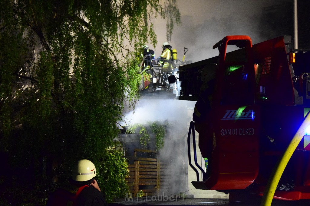 Grossfeuer Einfamilienhaus Siegburg Muehlengrabenstr P0145.JPG - Miklos Laubert